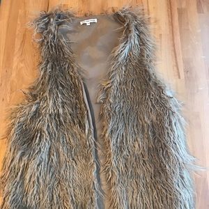 Fo-fur Vest